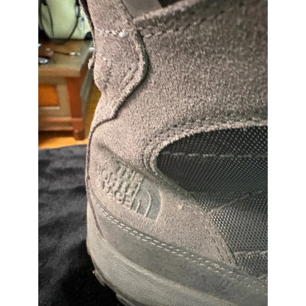 The North Face Chilkat Waterproof Snow Boots Mens 9.5 Grey Blue NF00CU44